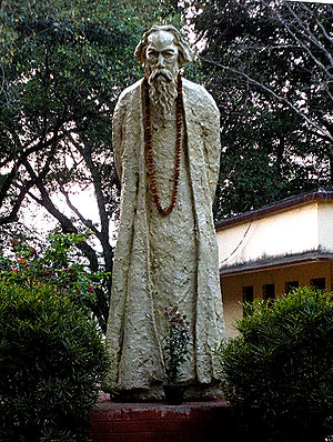 रविन्द्र नाथ टैगोर की प्रतिमा