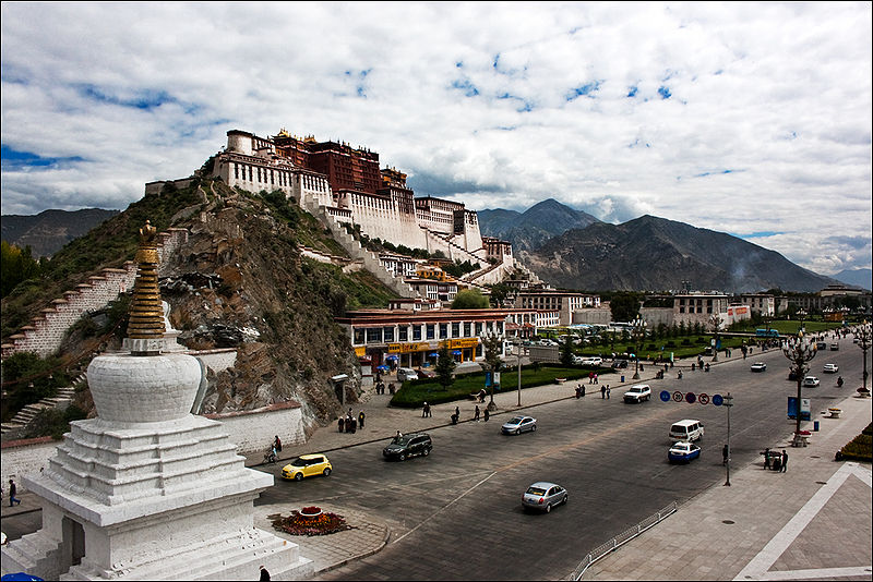 चित्र:Tibet-Lhasa-Potala-Palace2.jpg