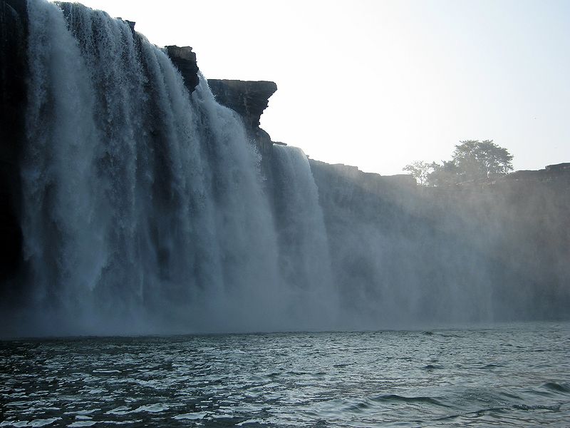 चित्र:Chitrakote-Falls.jpg