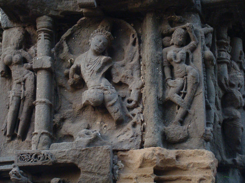 चित्र:Shiva-Temple-Ambarnath-1.jpg
