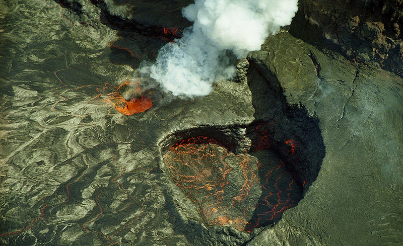 चित्र:Volcano-3.jpg
