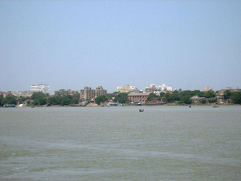 चित्र:Hooghli-River-Kolkata.jpg