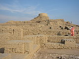 Buddhist-Stupa-Mohenjo-Daro.jpg