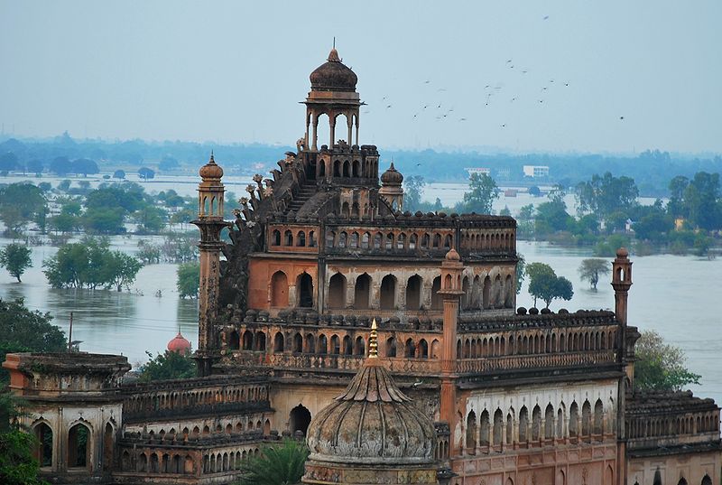 चित्र:Rumi-Darwaza-Lucknow.jpg