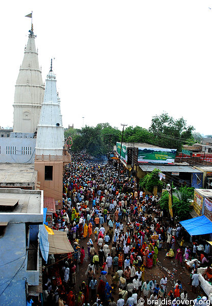 चित्र:Danghati-Temple-Govardhan-Mathura-1.jpg