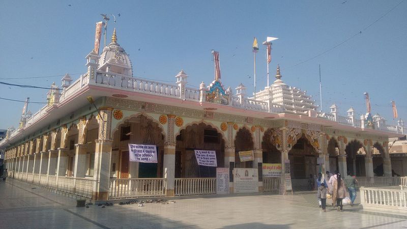 चित्र:Tijara-Jain-Temple-Alwar.jpg