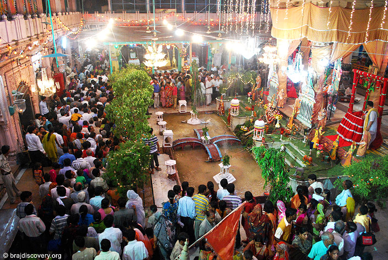 चित्र:Dwarikadish-Temple-Mathura-10.jpg