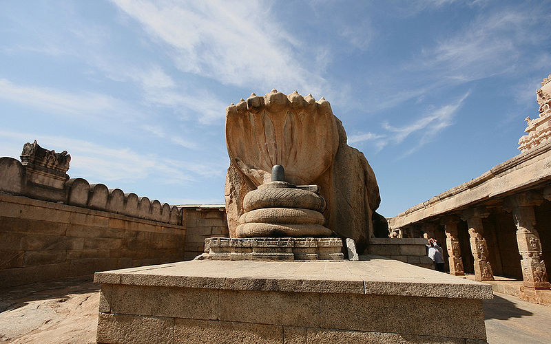 चित्र:Lepakshi-Lingam.jpg