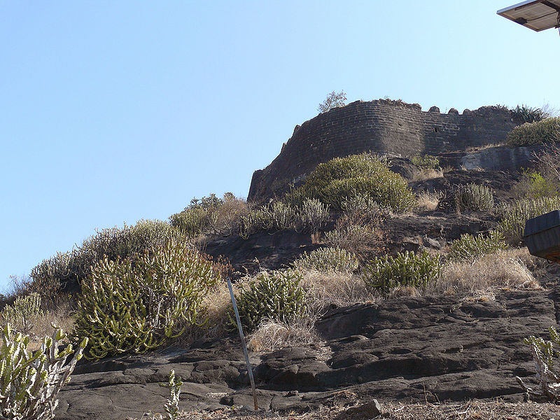 चित्र:Shivneri-Fort-1.jpg