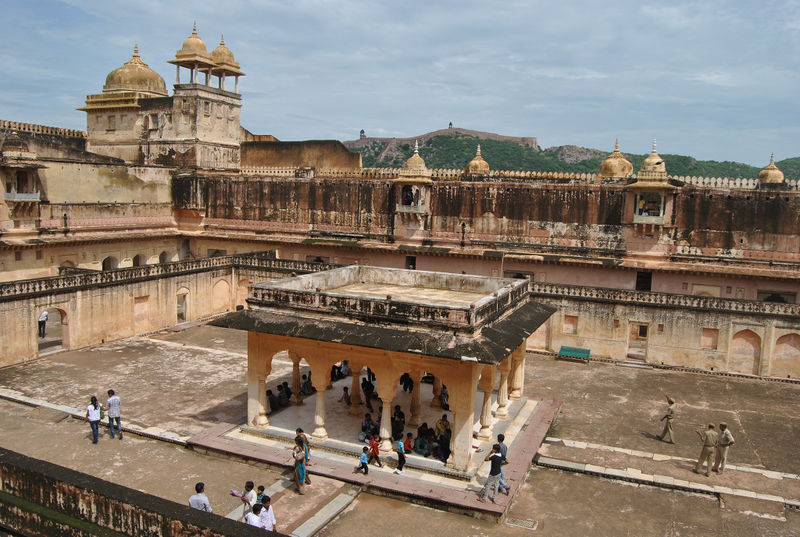 चित्र:Amer-Fort-Jaipur-6.jpg