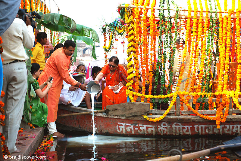 चित्र:Kokilaben-Mathura-1.jpg
