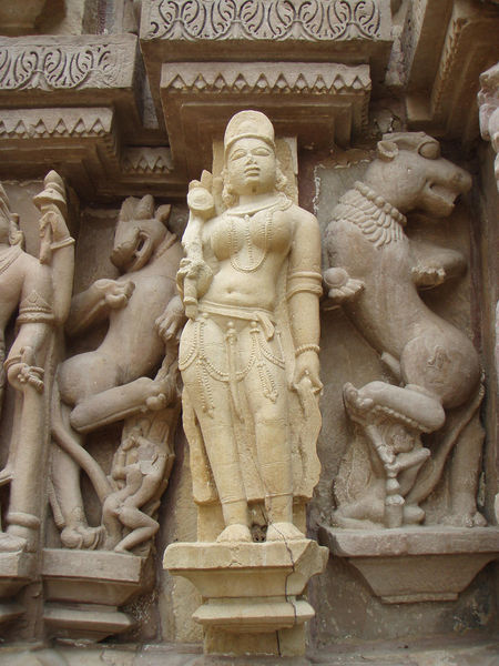 चित्र:Lakshmana-Temple-Khajuraho-7.jpg