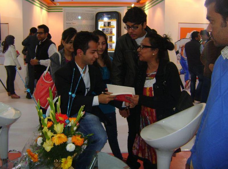 चित्र:Saurabh Dudeja's book launce.jpg