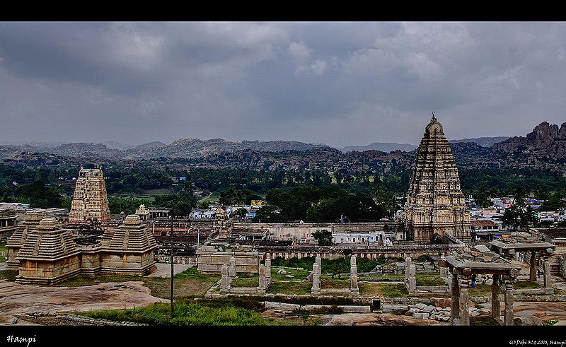 चित्र:Virupraksha-Temple-Hampi.jpg