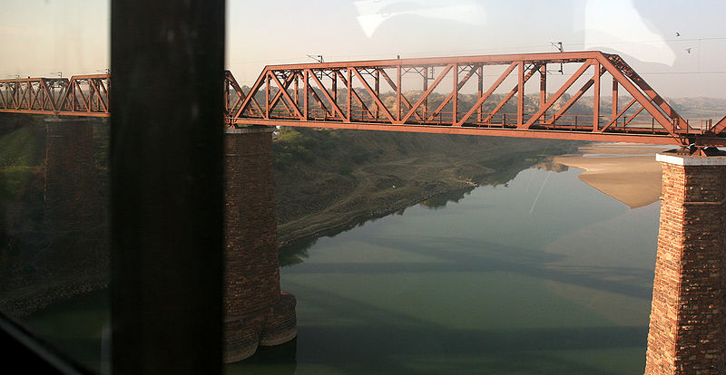चित्र:Chambal-River.jpg