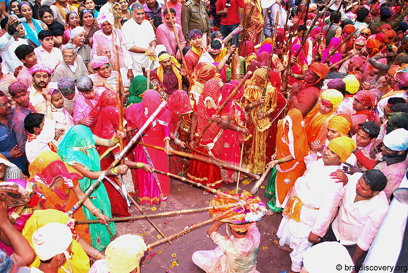 चित्र:Holi Barsana Mathura 1.jpg