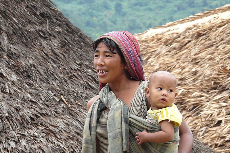 चित्र:Woman-Mon-Nagaland.jpg