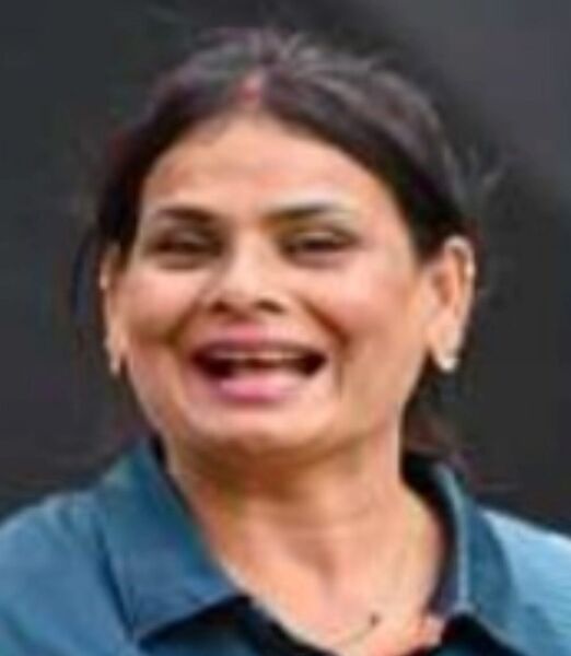 चित्र:Lovely-Choubey.jpg