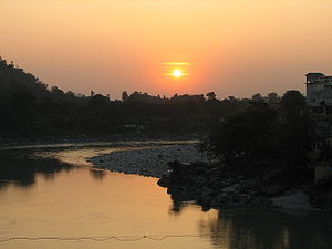 सूर्यास्त के समय गंगा का दृश्य, ॠषिकेश