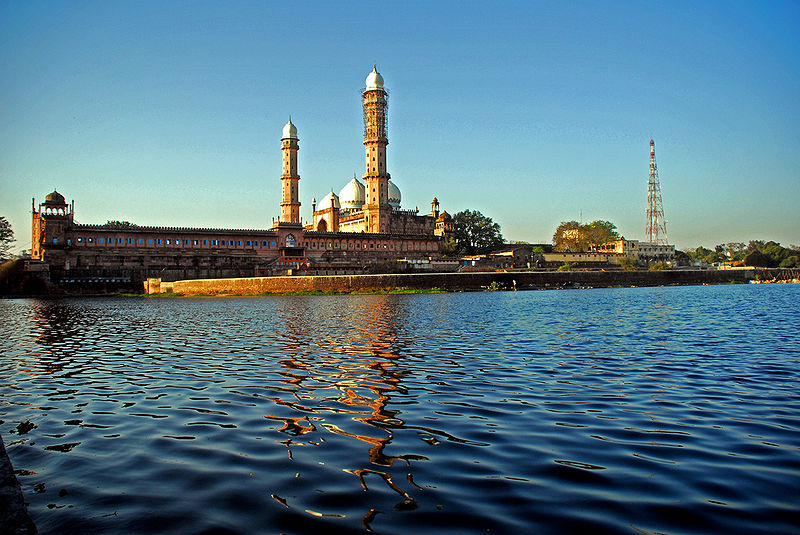 चित्र:Taj-Ull-Masjid.jpg