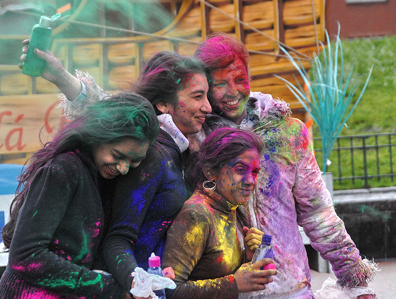 चित्र:Holi-3.jpg