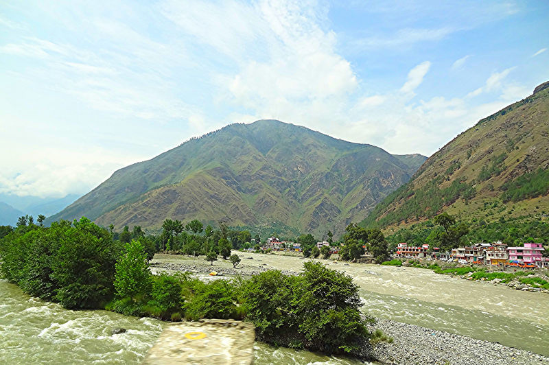 चित्र:Manikaran-3.jpg