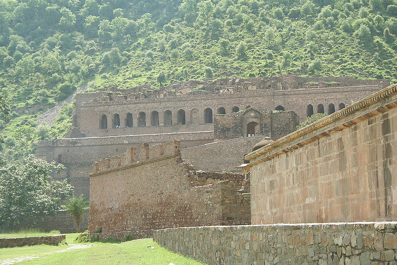 चित्र:Bhangarh-2.jpg