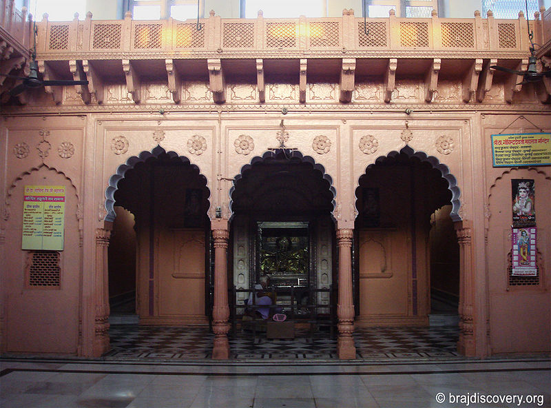 चित्र:Govind-dev-temple-Mathura.jpg