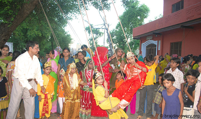 चित्र:Hariyali-Teej.jpg