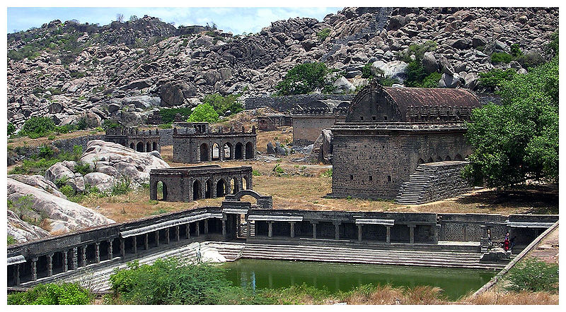 चित्र:Gingee-Fort-3.jpg
