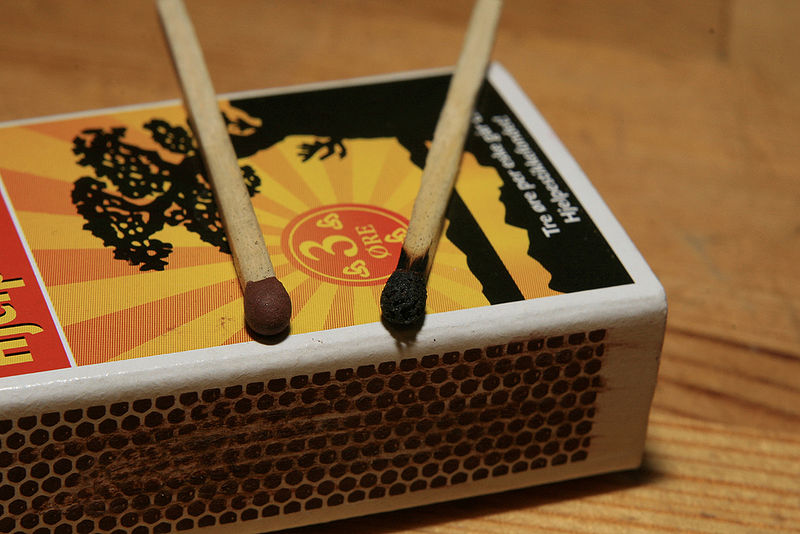 चित्र:Matchsticks.jpg
