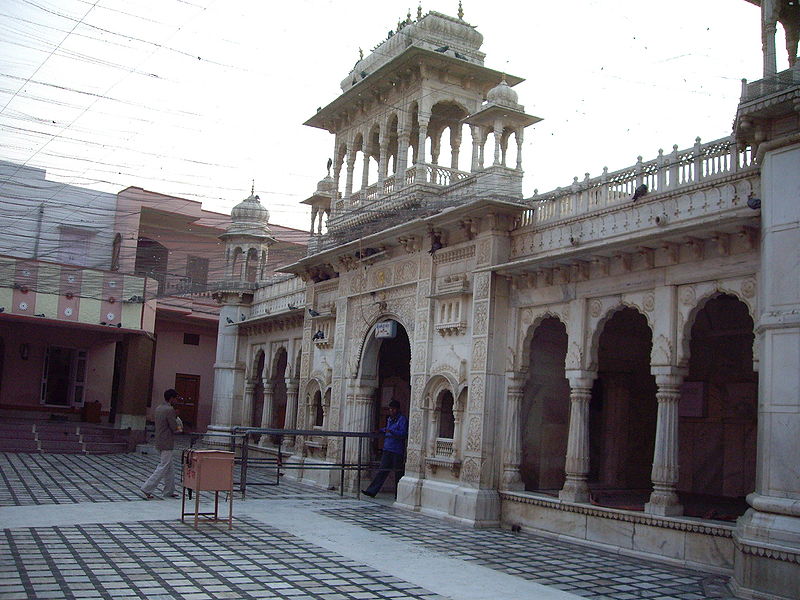 चित्र:Karni-Mata-Temple.jpg