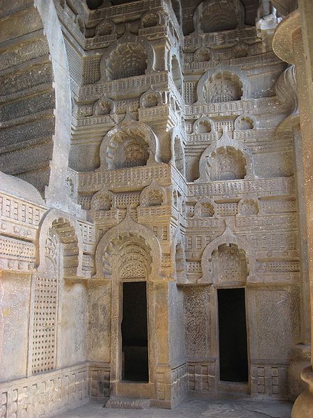 चित्र:Bedsa-Caves-2.jpg