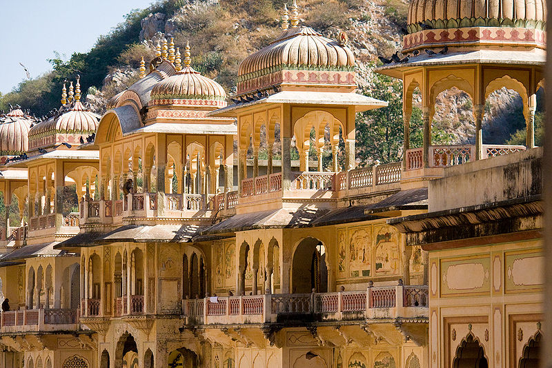 चित्र:Galta-Monkey-Temple.jpg