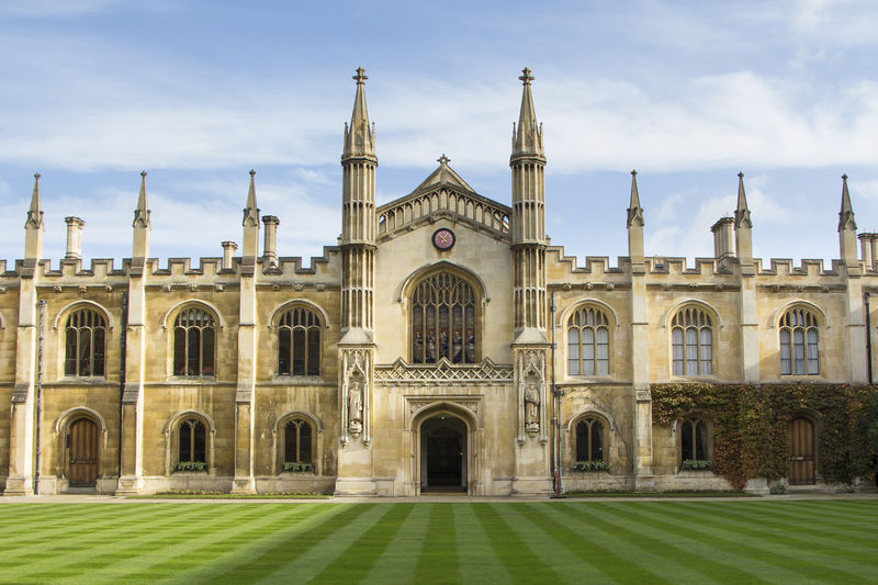 चित्र:University-of-Cambridge.jpg