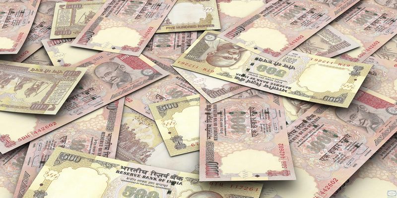 चित्र:500-1000-rupee-notes.jpg
