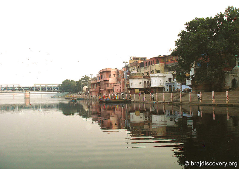 चित्र:Ghats-of-Yamuna-2.jpg