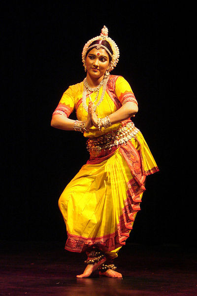 चित्र:Odissi-Dance-5.jpg