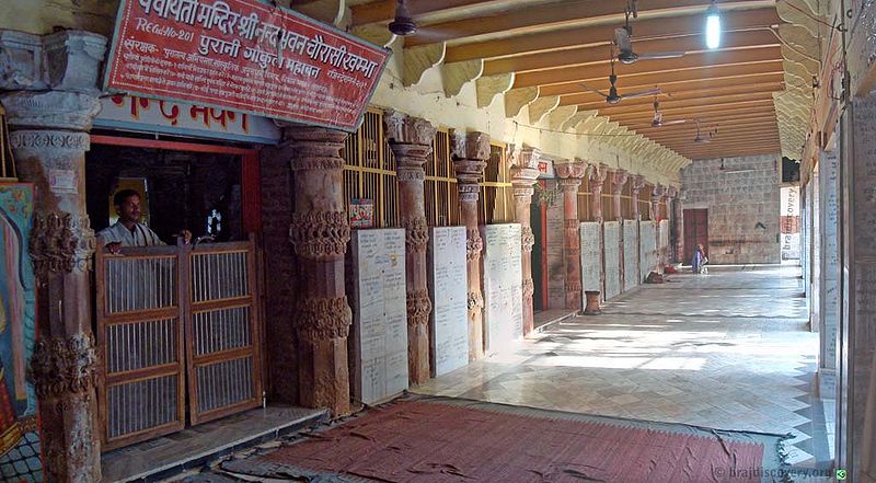 चित्र:Chorasi-Kambha-1.jpg