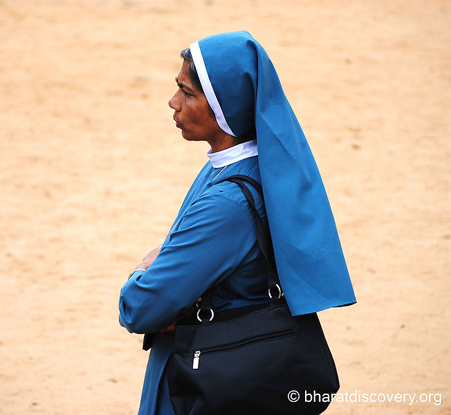चित्र:Women-Mahabalipuram.jpg