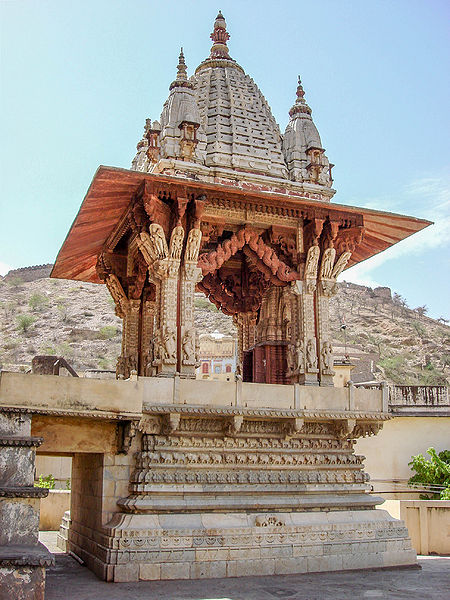 चित्र:Jagat-Shiromani-Temple-2.jpg