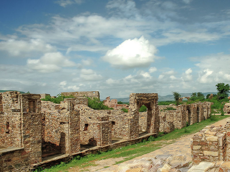 चित्र:Bhangarh-1.jpg