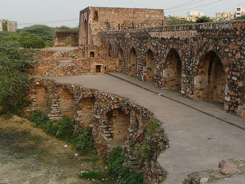 चित्र:Platform-And-Sluice-Arches-Jahanpanah.jpg