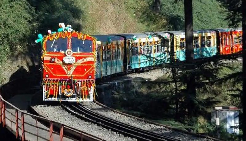 चित्र:Kalka-Shimla-Railway.jpg