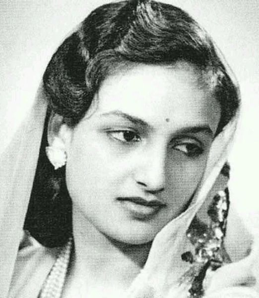 चित्र:Sita-Devi-Maharani-of-Baroda.jpg