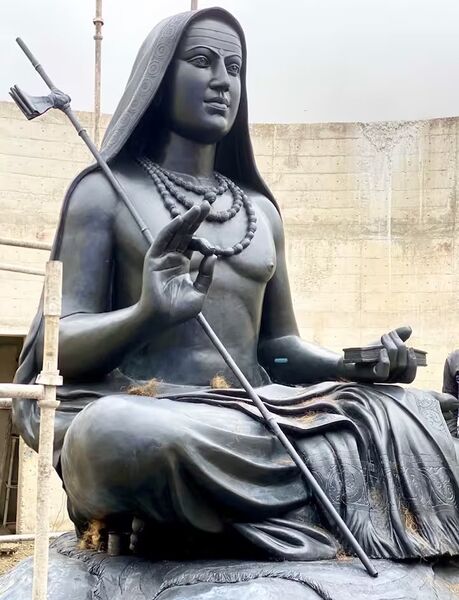 चित्र:Adi-Shankaracharya-by-Arun-Yogiraj.jpg