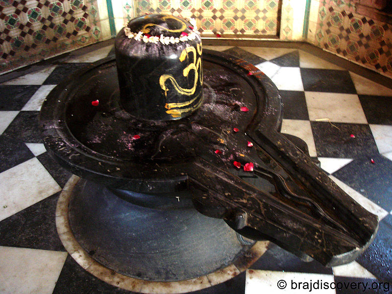 चित्र:Neelkantheshwar-Temple-Mathura-3.jpg