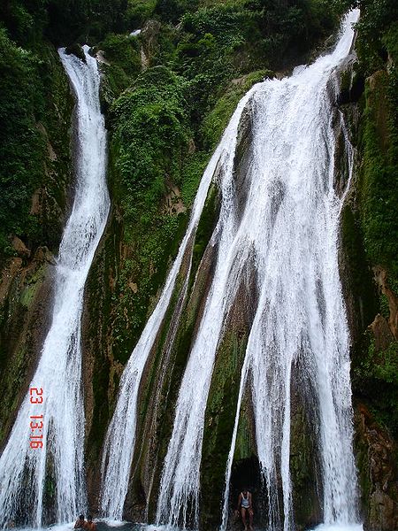 चित्र:Kempty-Falls-Mussoorie.jpg