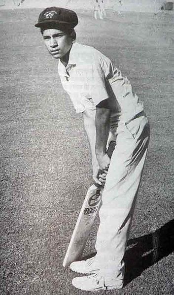 चित्र:Sachin-Tendulkar-Old-3.jpg