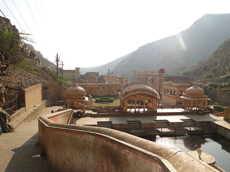 चित्र:Galta-Ji.jpg